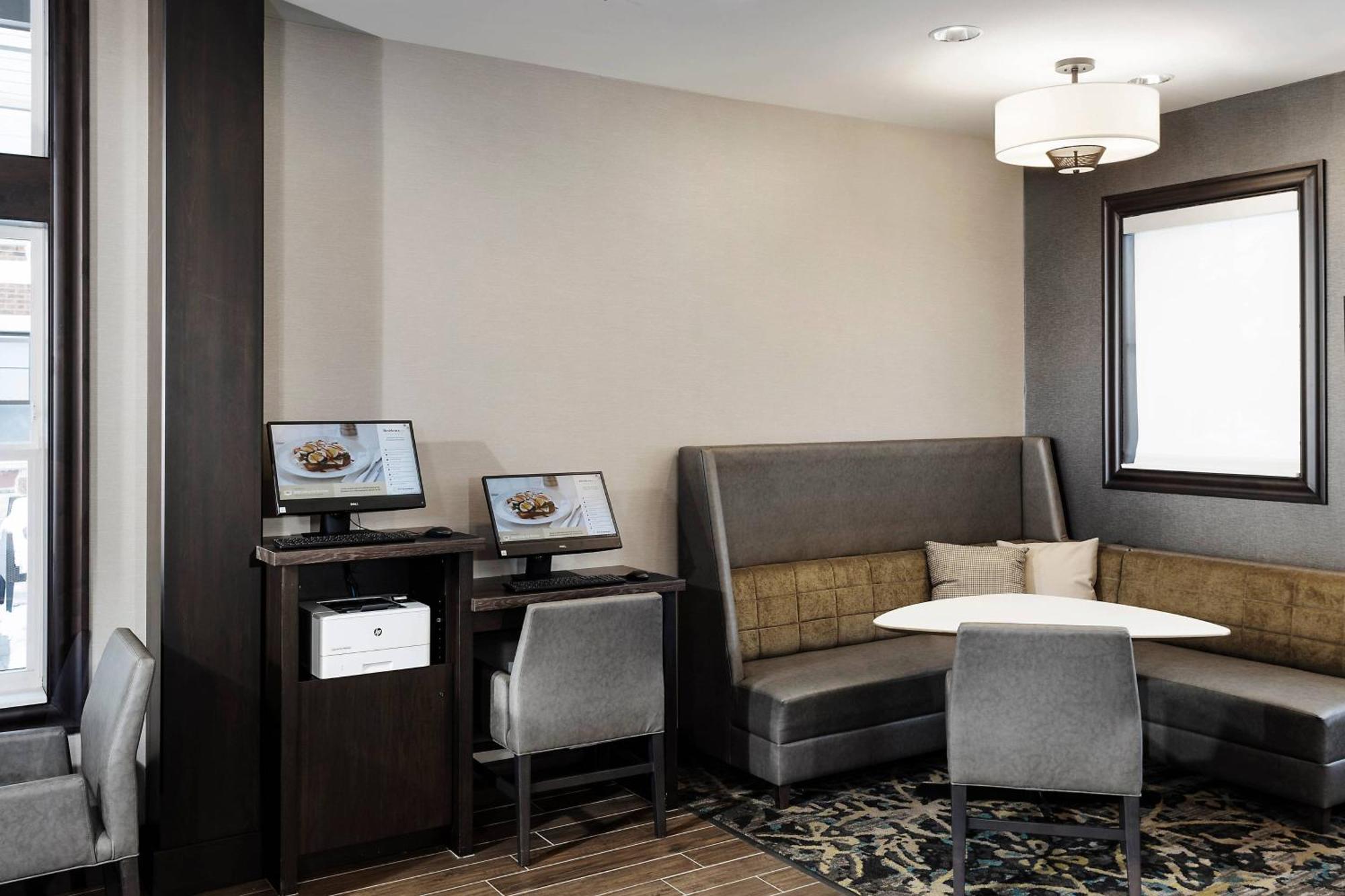Residence Inn By Marriott Milwaukee Брукфилд Экстерьер фото